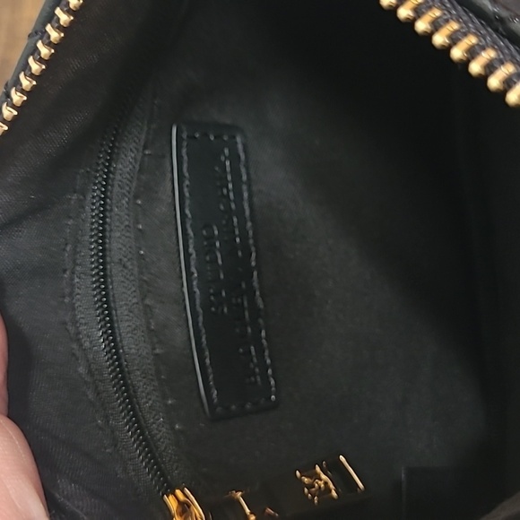 NWOT Badgley Mischka Black & Gold Quilted Wristlet Bag Purse Women's - Picture 4 of 7